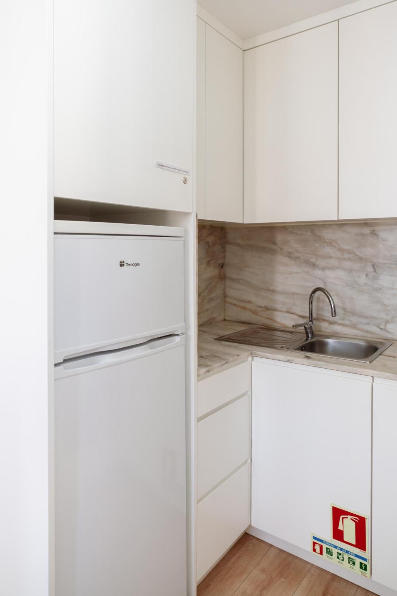 Host Wise - Flat W Free Private Parking - Bright & Cozy Lägenhet OOporto Exteriör bild